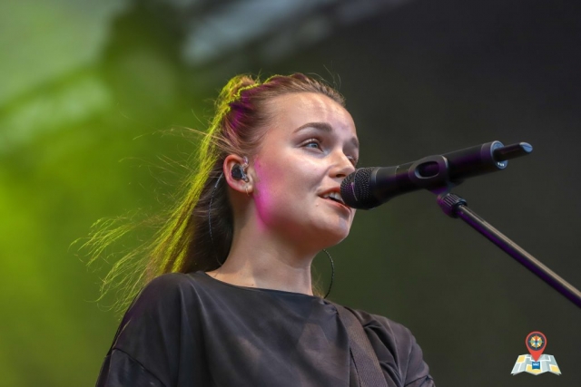 Die Sängerin Lotte auf dem Kultursommer 2018 in Oldenburg (Bild: Claus Hock)
