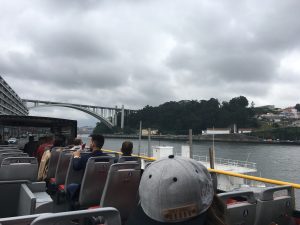Der Blick aus dem Bus (Bild: Mareike Wübben)