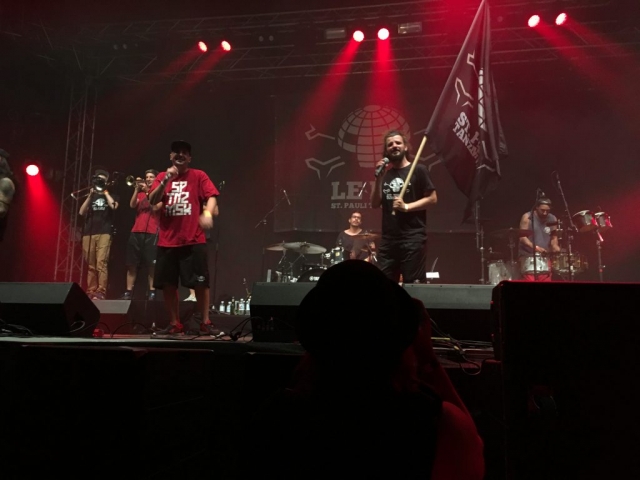 Brachten Tanzmusik aus St. Pauli in den Fan-Dome: "Le Fly" (Bild: Verena Sieling)