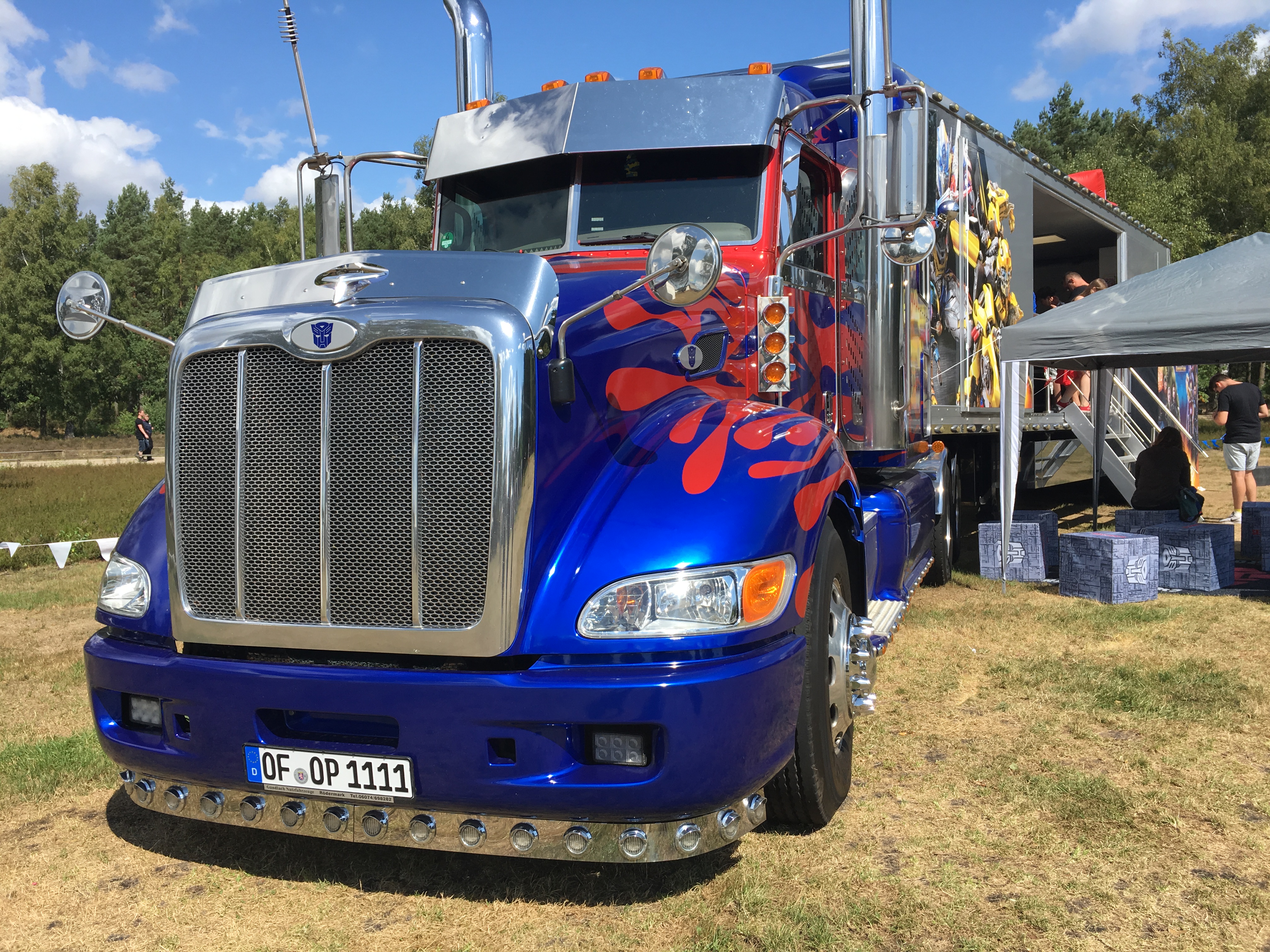 In diesem "Transformers"-Truck befand sich ein Marvel-Fanstore. (Bild: Verena Sieling)