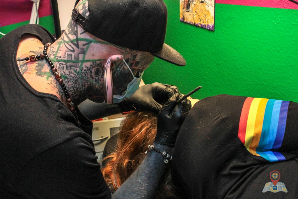 Das Hand Poking verursacht keine Geräusche und soll daher sehr entspannend sein (Foto: Tonia Hysky)