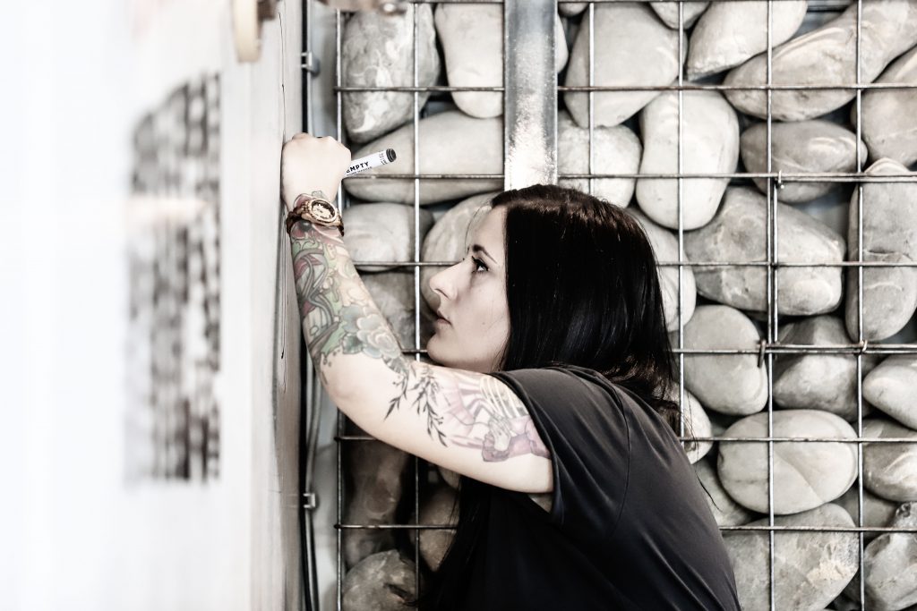 Janine Wulf bei der Arbeit (Bild: Claus Hock)