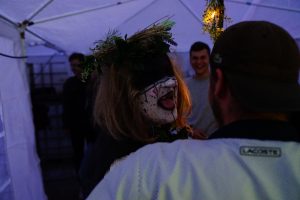 Schaurige Gestalten warten auf die Besucher. (Foto: Sascha Stüber)